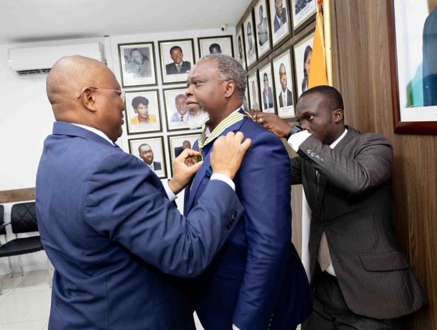 Republique de Côte-d’Ivoire: Édouard LOKO élevé à la dignité de Commandeur de l'Ordre du Mérite de la Communication